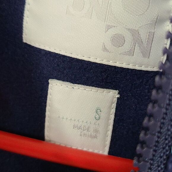 Old Navy Girls Blue Dotted Puffer Vest Fleece Lined Sleeveless Insulated Jacket - Picture 6 of 8